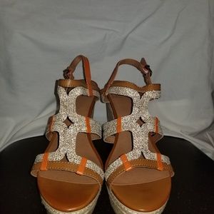 Women sandals